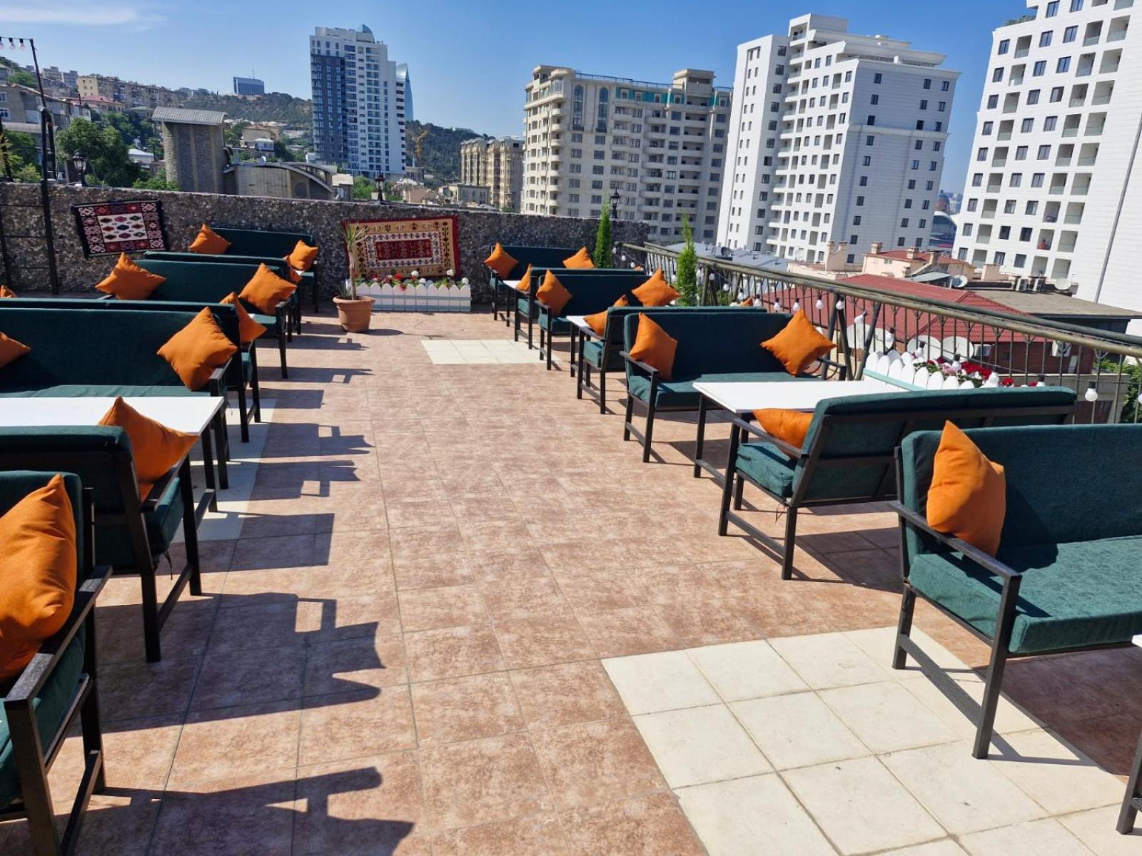 Nur Hotel & Terrace Cafe Bakú Exterior foto